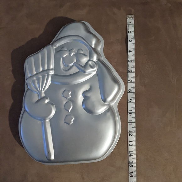 Vintage 1980 Wilton Snow Man Tin Cake Pan - Picture 4 of 4